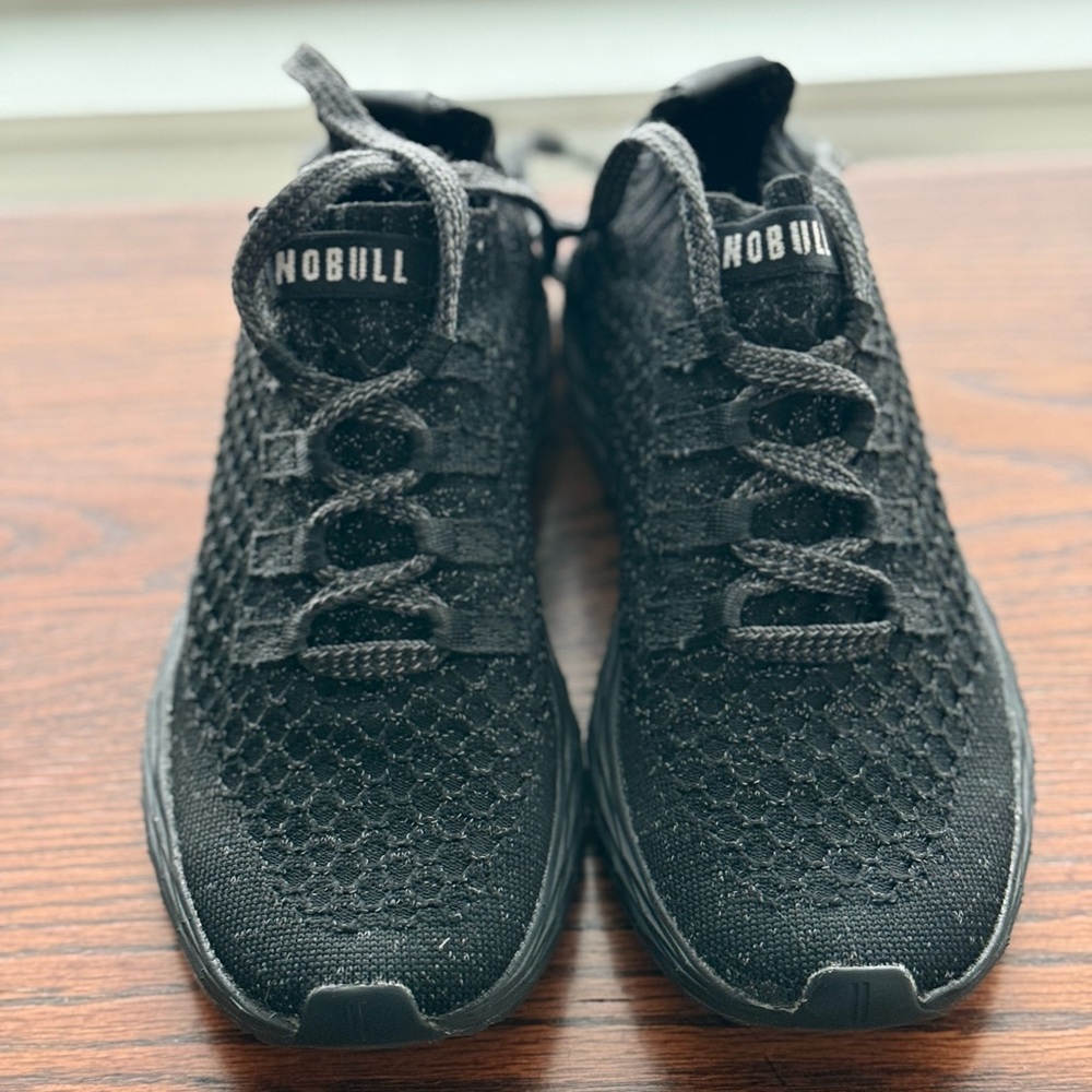 NOBULL DIAMOND KNIT RUNNING SHOES 
Women’s used size 6.5
